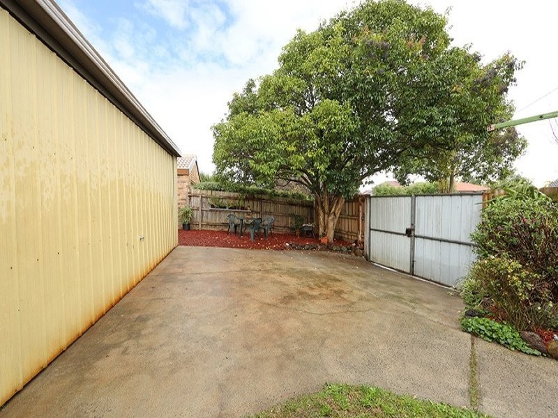 11 Willow Avenue, Rowville VIC 3178