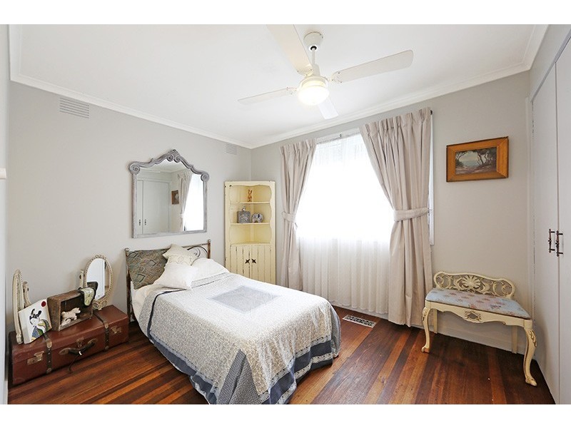 54 Windermere Drive, Ferntree Gully VIC 3156