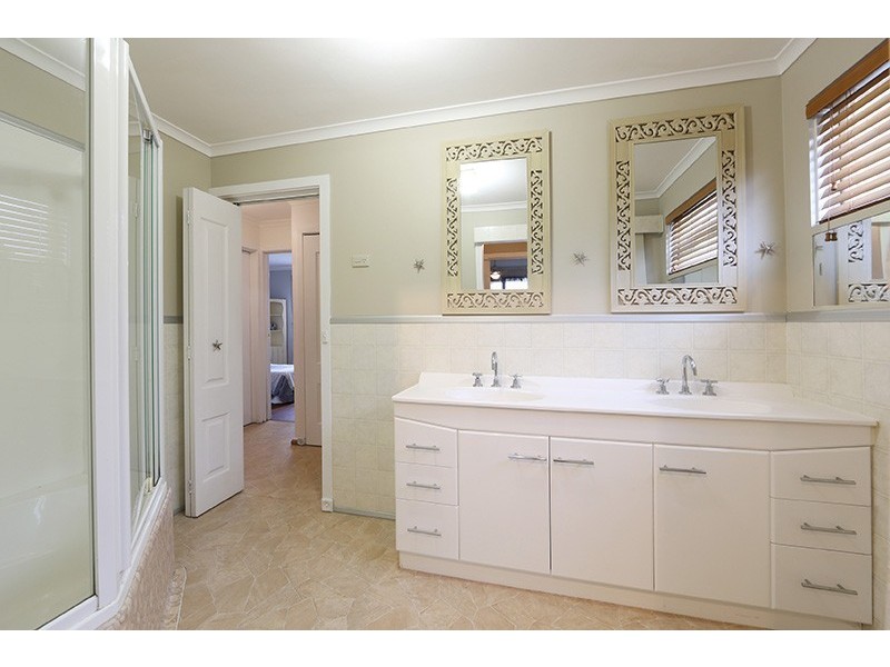 54 Windermere Drive, Ferntree Gully VIC 3156