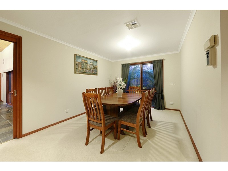 3 St John Place, Rowville VIC 3178