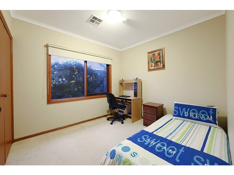 3 St John Place, Rowville VIC 3178