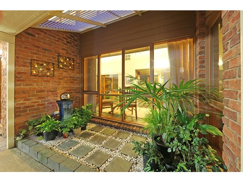 3 St John Place, Rowville VIC 3178