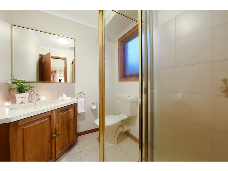 3 St John Place, Rowville VIC 3178