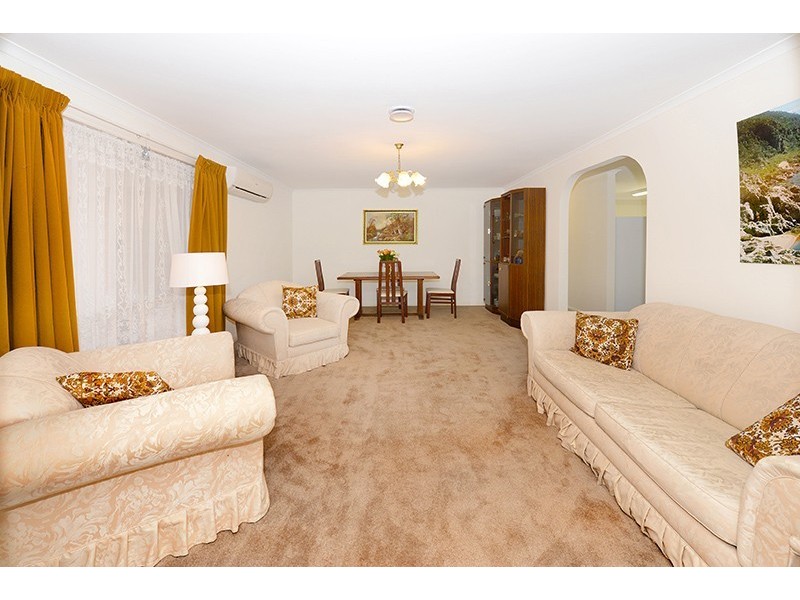 31 Woodside Dve, Rowville VIC 3178
