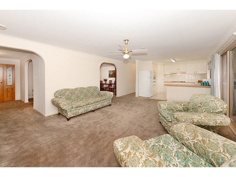 31 Woodside Dve, Rowville VIC 3178