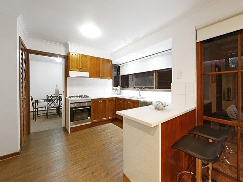 4 Woodside Drive, Rowville VIC 3178