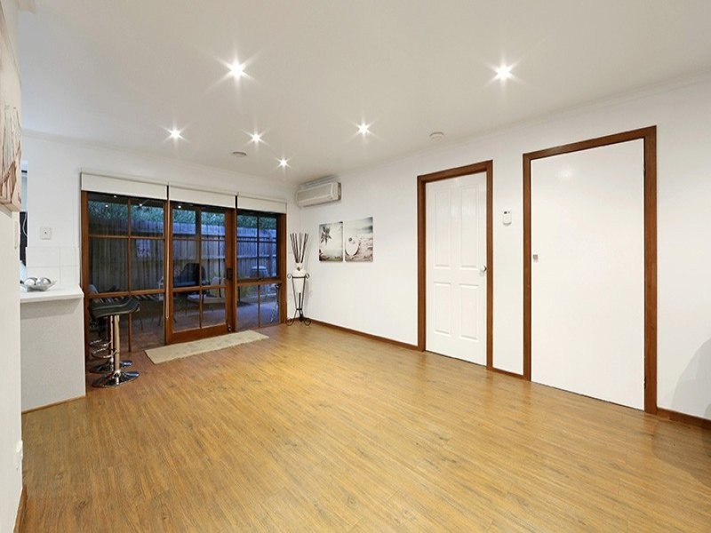 4 Woodside Drive, Rowville VIC 3178