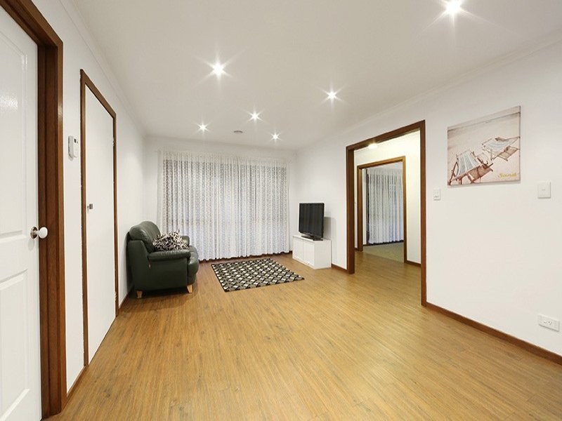 4 Woodside Drive, Rowville VIC 3178