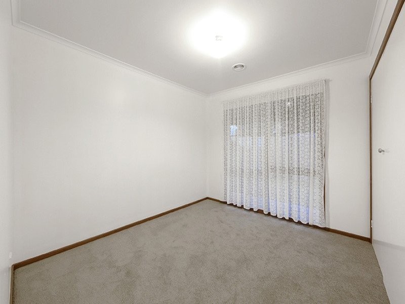 4 Woodside Drive, Rowville VIC 3178