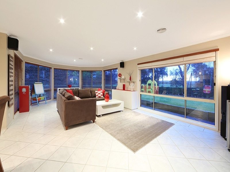 64 Waradgery Drive, Rowville VIC 3178