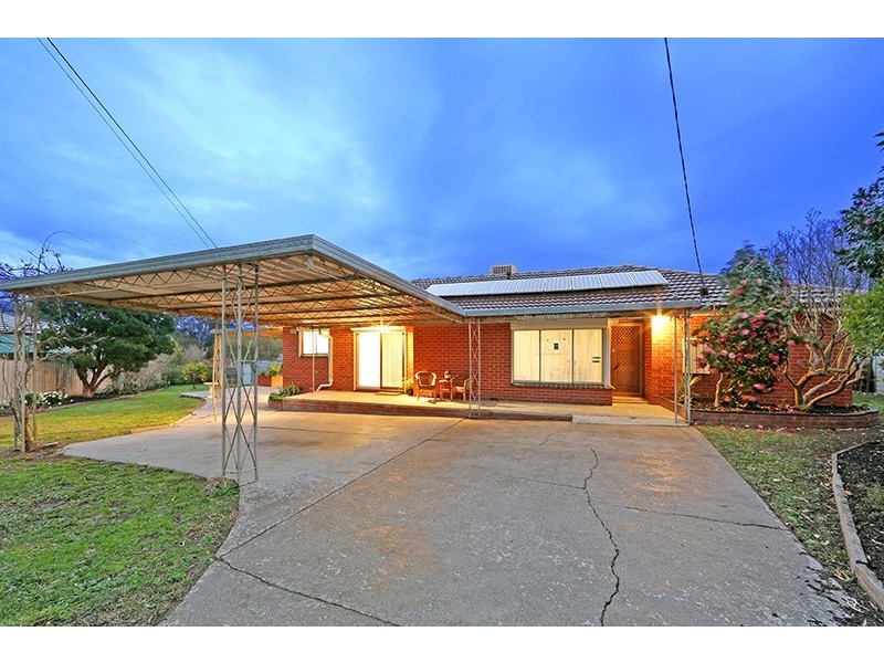 18 Janden Close, Knoxfield VIC 3180