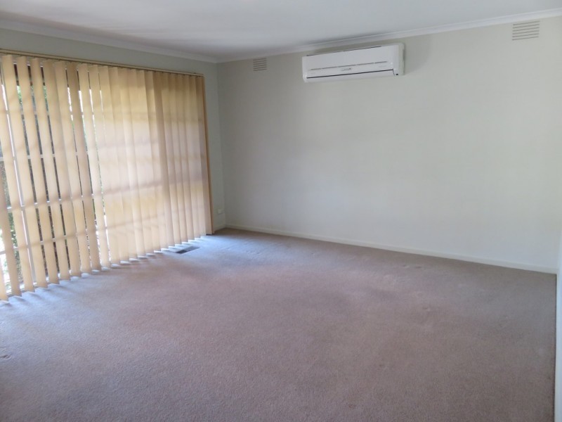 33 Denver Crescent, Rowville VIC 3178