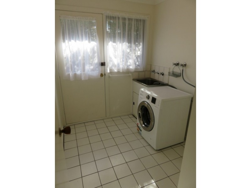 33 Denver Crescent, Rowville VIC 3178