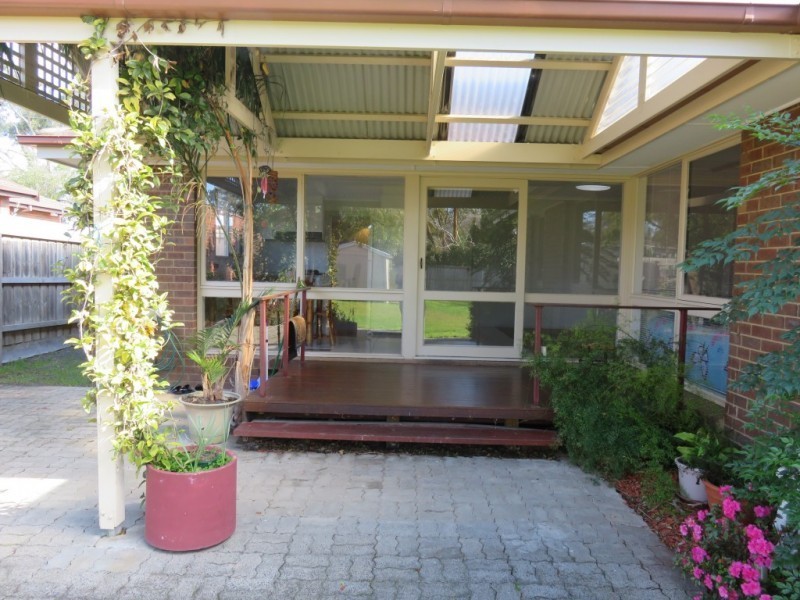 33 Denver Crescent, Rowville VIC 3178