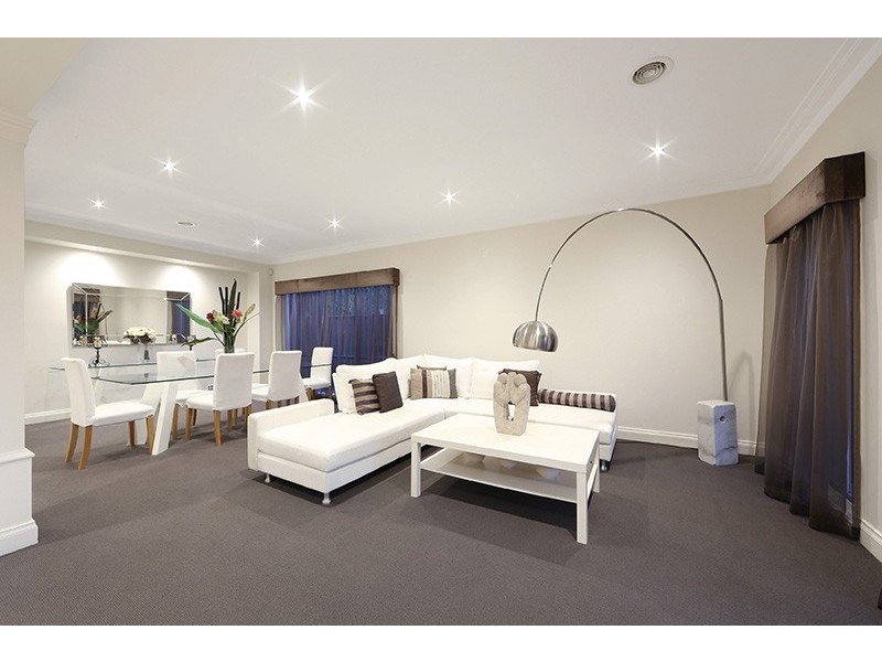 28 Rosewood Boulevard, Lysterfield VIC 3156