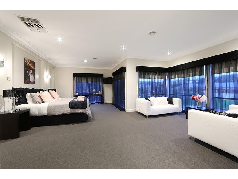 28 Rosewood Boulevard, Lysterfield VIC 3156