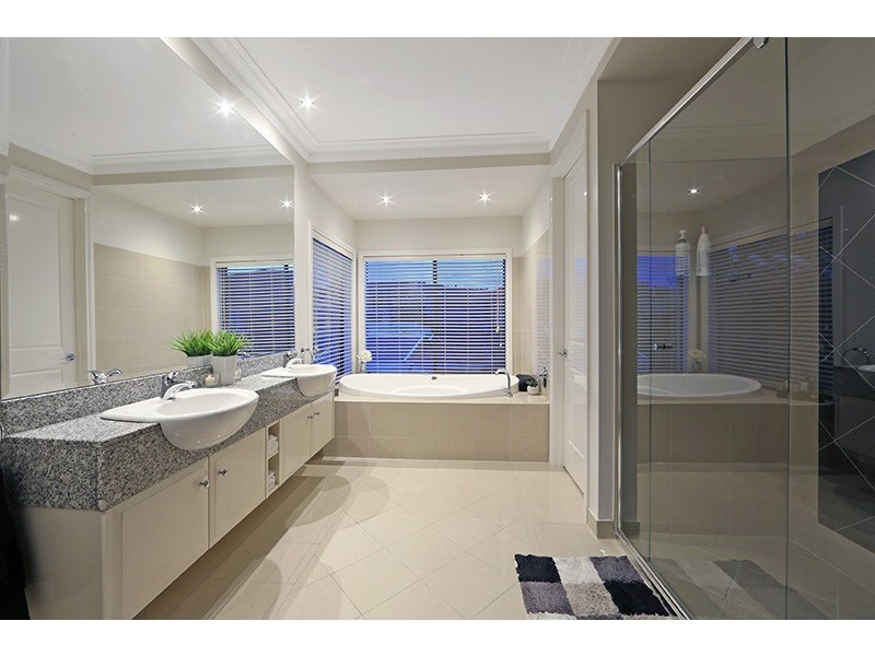 28 Rosewood Boulevard, Lysterfield VIC 3156