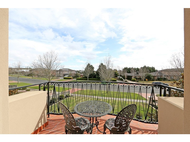 28 Rosewood Boulevard, Lysterfield VIC 3156