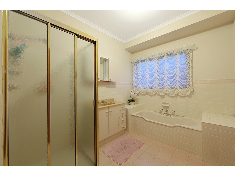 5 Bridle Court, Endeavour Hills VIC 3802