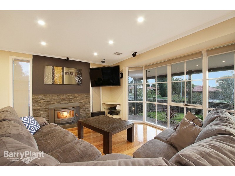 301 Dandelion Drive, Rowville VIC 3178