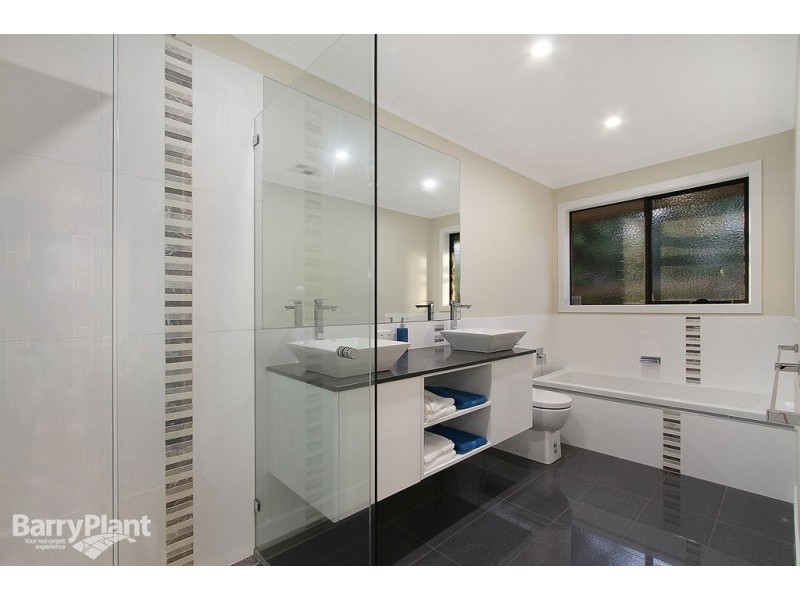301 Dandelion Drive, Rowville VIC 3178