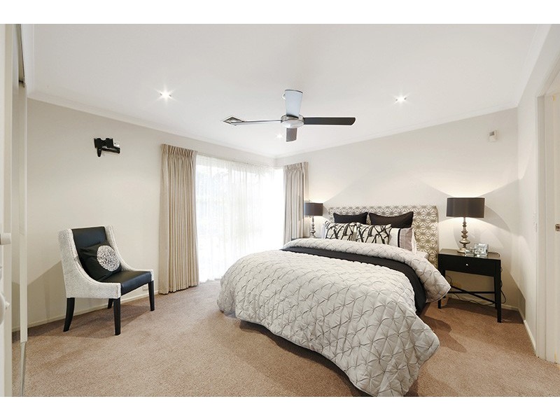 12 Vista Crescent, Rowville VIC 3178