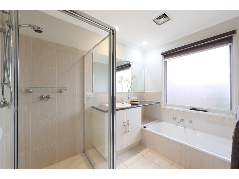 12 Vista Crescent, Rowville VIC 3178