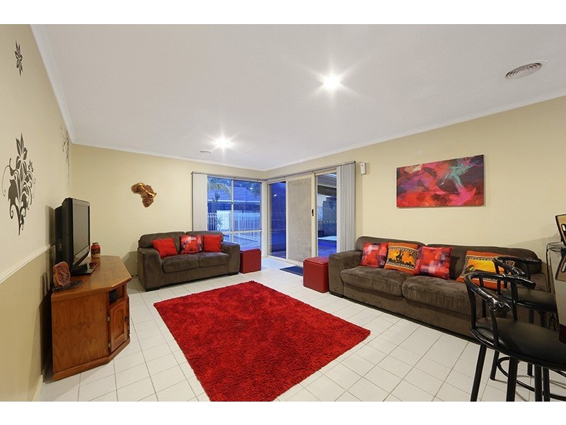 96 Waradgery Drive, Rowville VIC 3178
