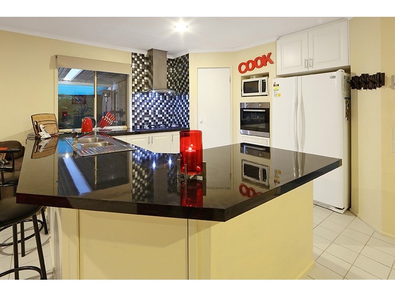 96 Waradgery Drive, Rowville VIC 3178