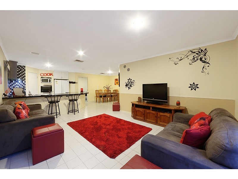 96 Waradgery Drive, Rowville VIC 3178
