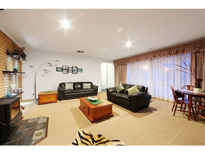 96 Waradgery Drive, Rowville VIC 3178