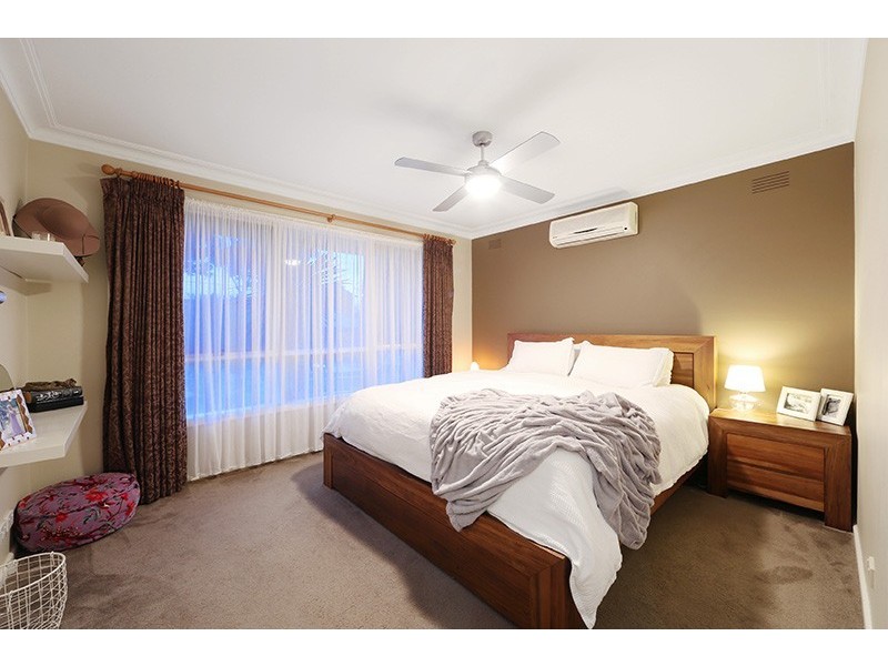 1 Towner Drive, Knoxfield VIC 3180