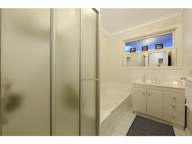 1 Towner Drive, Knoxfield VIC 3180