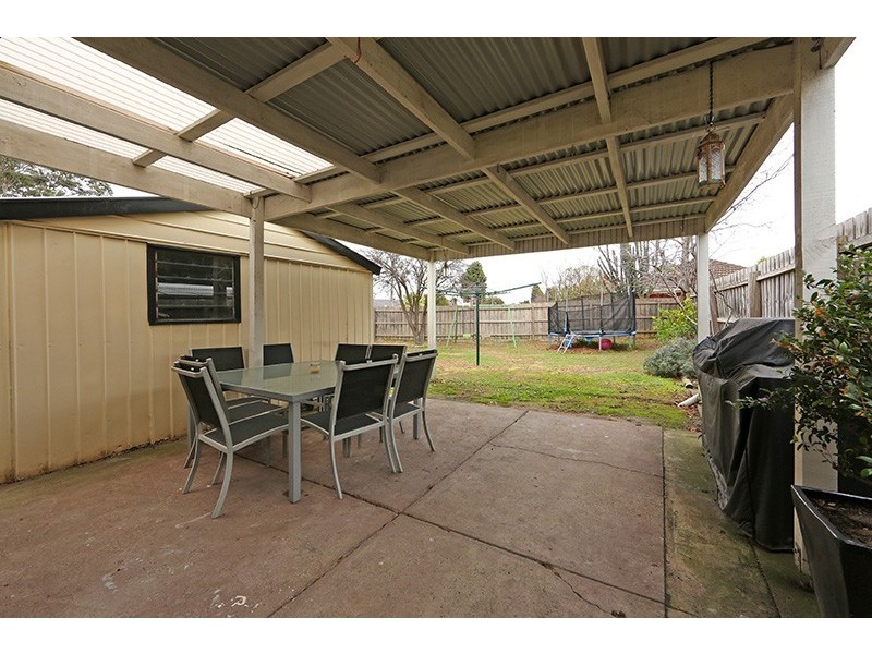 1 Towner Drive, Knoxfield VIC 3180