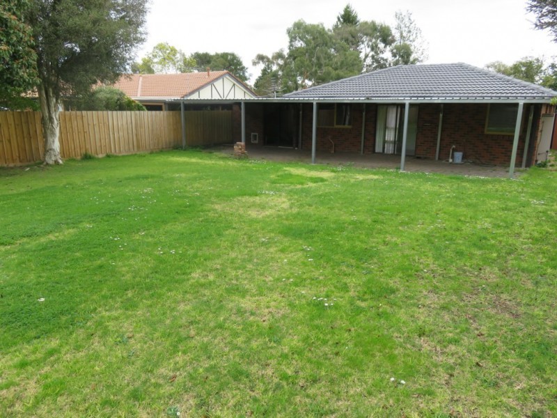109 Windermere Drive, Ferntree Gully VIC 3156