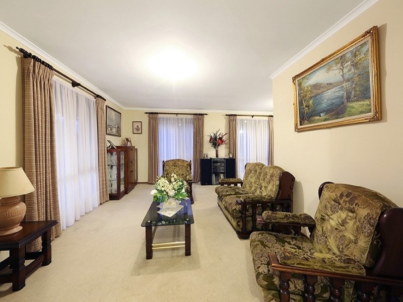 4 Hopkins Close, Rowville VIC 3178