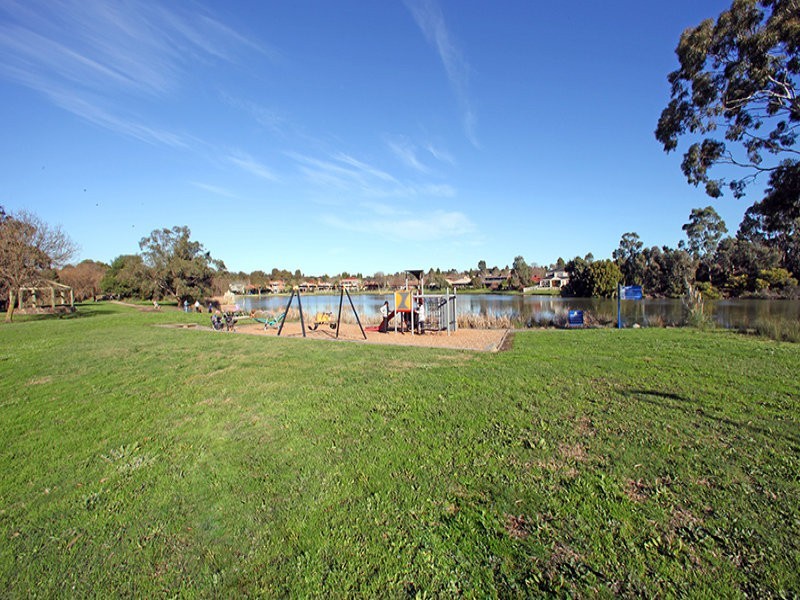 4 Hopkins Close, Rowville VIC 3178