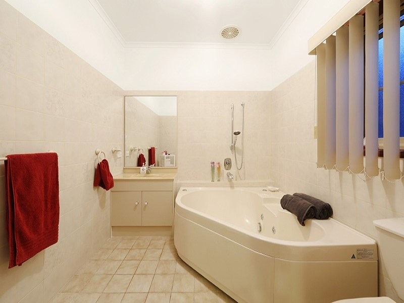 15 Amazon Court, Rowville VIC 3178