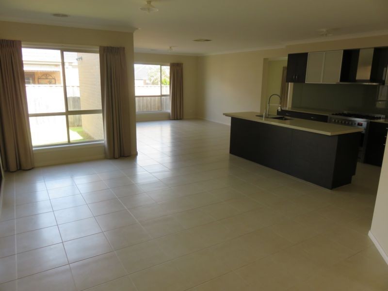 7 Little Gem Way, Berwick VIC 3806