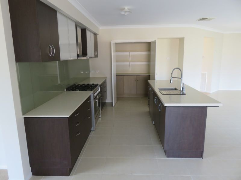 7 Little Gem Way, Berwick VIC 3806