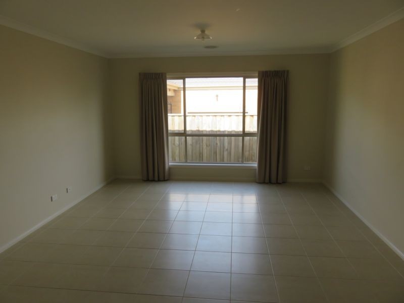 7 Little Gem Way, Berwick VIC 3806