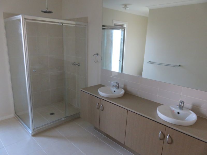 7 Little Gem Way, Berwick VIC 3806