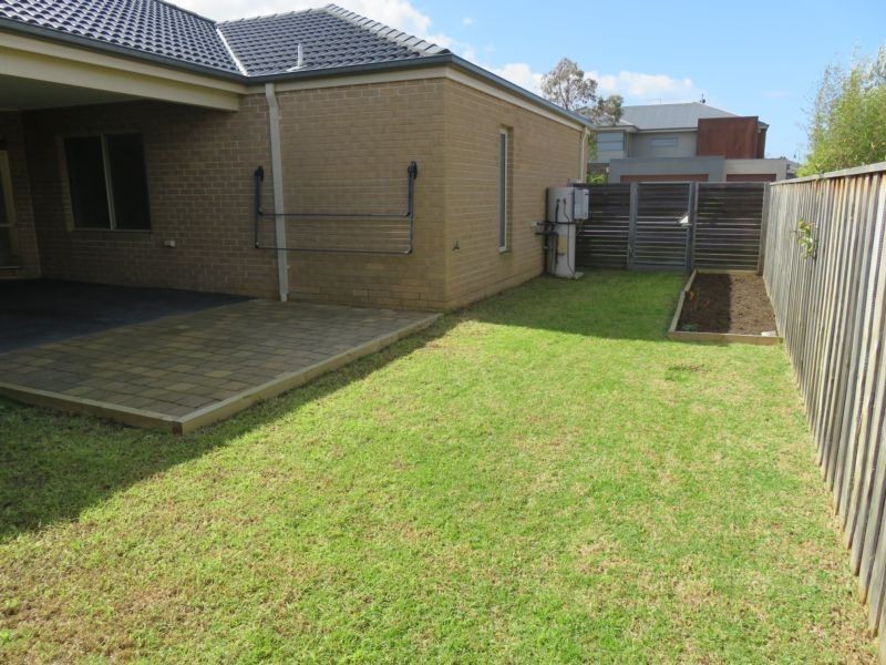 7 Little Gem Way, Berwick VIC 3806