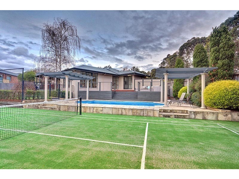 9 Miramah Cl, Rowville VIC 3178