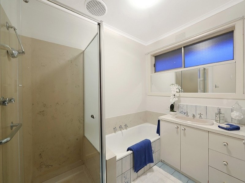 18 Janden Close, Knoxfield VIC 3180