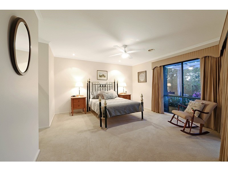 13 Glenview Place, Lysterfield VIC 3156