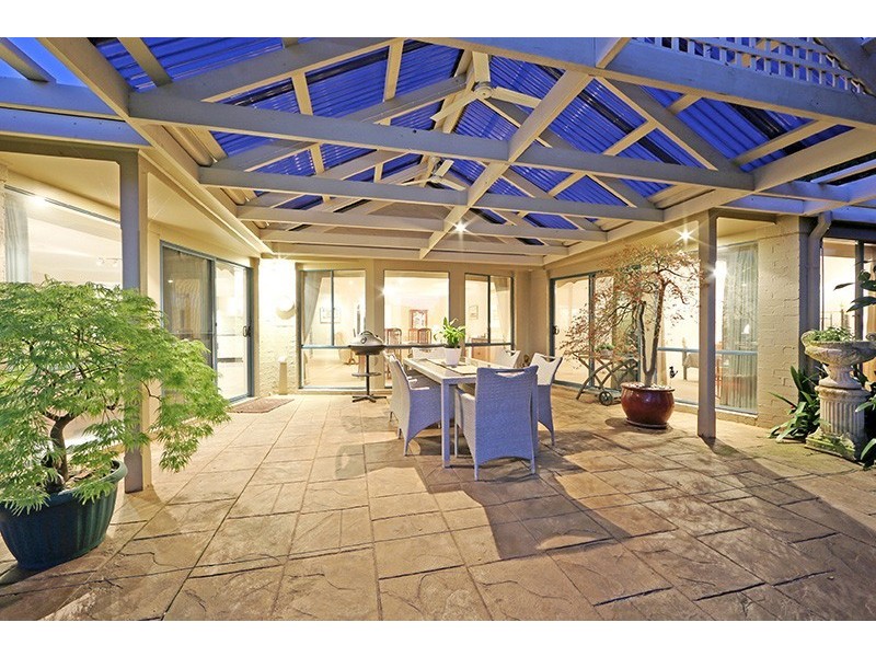 13 Glenview Place, Lysterfield VIC 3156