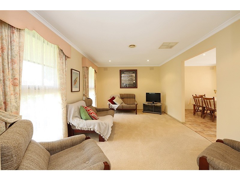 15 Lumeah Crescent, Ferntree Gully VIC 3156