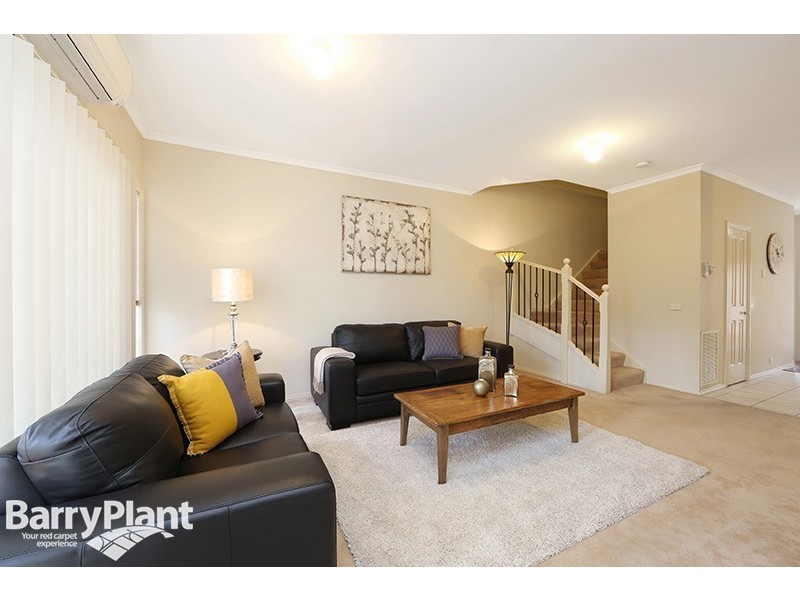 4 St Laurent Rise, Knoxfield VIC 3180