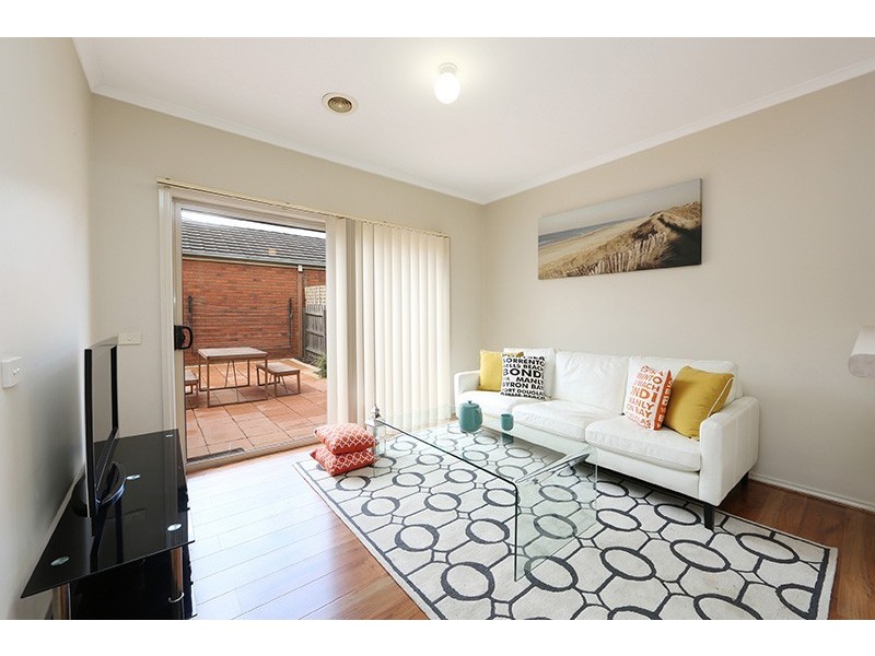 4 St Laurent Rise, Knoxfield VIC 3180